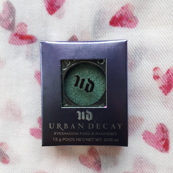 ⭐️HOST PICK⭐ Urban Decay: Eyeshadow in C-Note - Picture 2 of 9